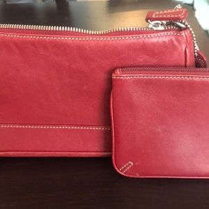 COACH leather purse in cranberry. No. E2S-7785.